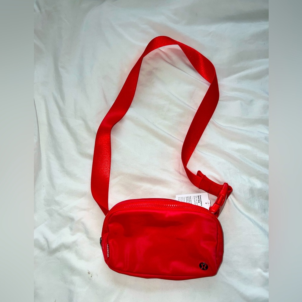 💓HOT PINK LULULEMON BELTBAG